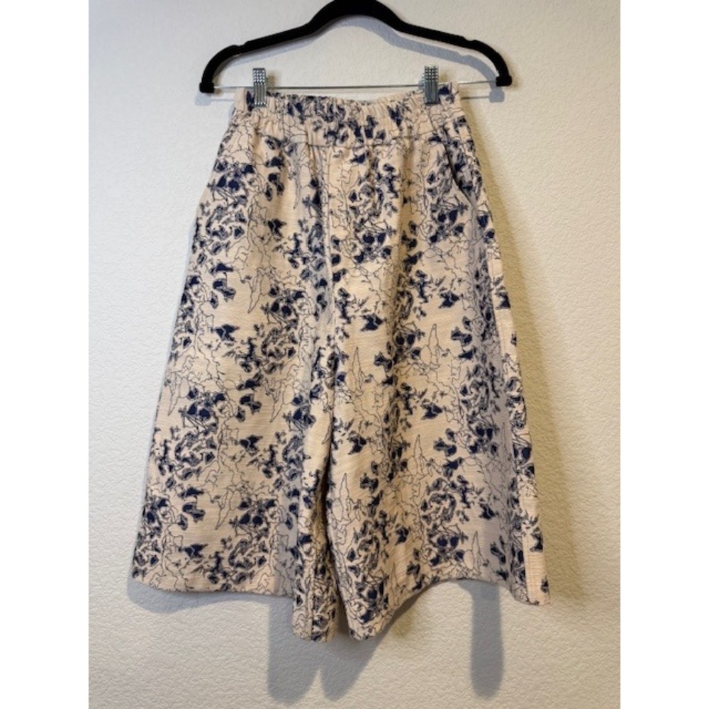 SEO KWOON YOON South Korea Navy Cream Floral Jacquard Wide Leg Culottes Shorts M